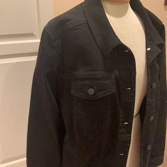 New w/o Tags Black Denim Jacket Rose Appliqué- 2X - Picture 2 of 10